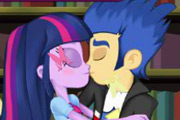 game Flash and Twilight sweet kissing